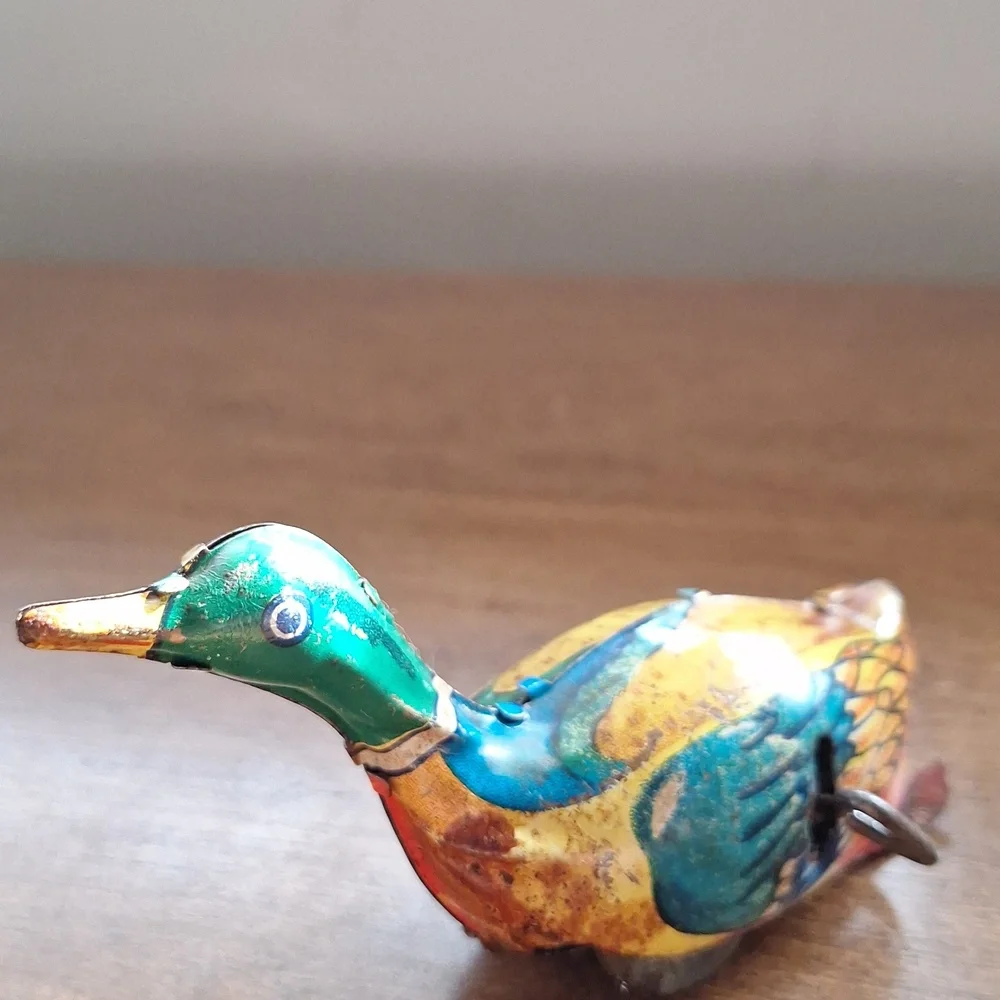 Inakita Japan Vintage Style Yellow & Green Duck Wind-Up Toy for Birds Category